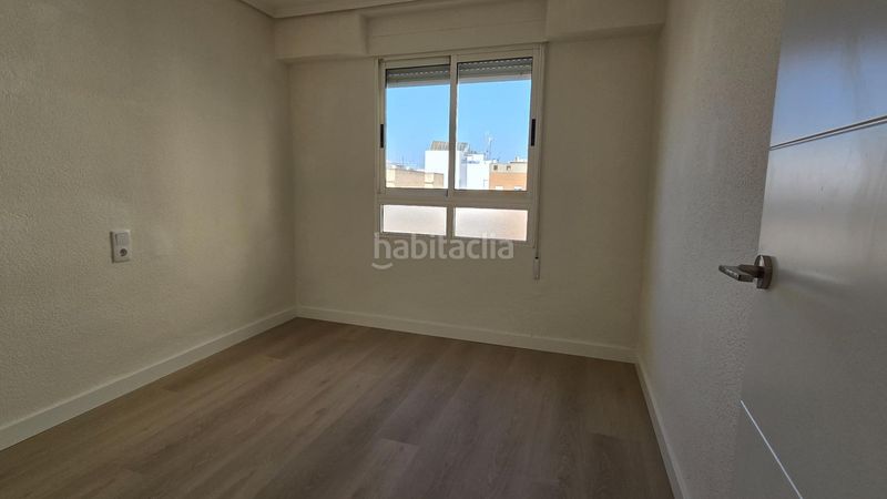 Foto 0406782d-6627-4446-9dcc-50e8d8965bf7. Piso tu hogar ideal en elche! luminoso y acogedor piso en toscar por solo 188,000 en Elche / Elx