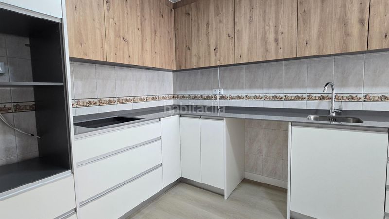 Foto 5c31dce6-35a2-4360-9a29-2e968a2e3c45. Piso tu hogar ideal en elche! luminoso y acogedor piso en toscar por solo 188,000 en Elche / Elx