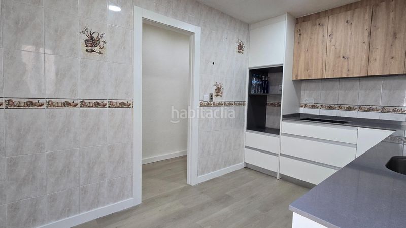 Foto 746c6745-6a93-483c-8d1d-59c3c346e137. Piso tu hogar ideal en elche! luminoso y acogedor piso en toscar por solo 188,000 en Elche / Elx