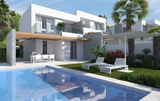 Chalet à Golf Bahía. Chalet nuevo con vistas al mar