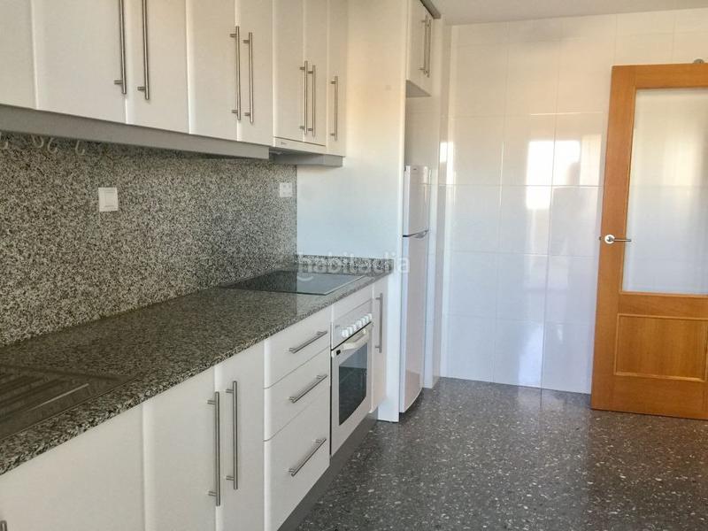 Foto 72737fc6-e9b0-4b0b-a955-e5471581b2b3. Appartamento con riscaldamento parcheggio piscina in Elche / Elx