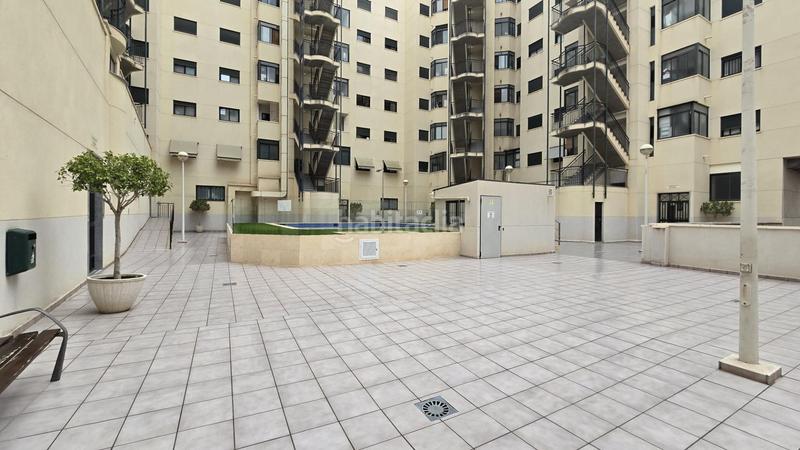 Foto 1c105caf-1f52-4dda-85f3-4bbef4e97248. Piso  seminuevo con piscina, garajes y terraza en Elche / Elx