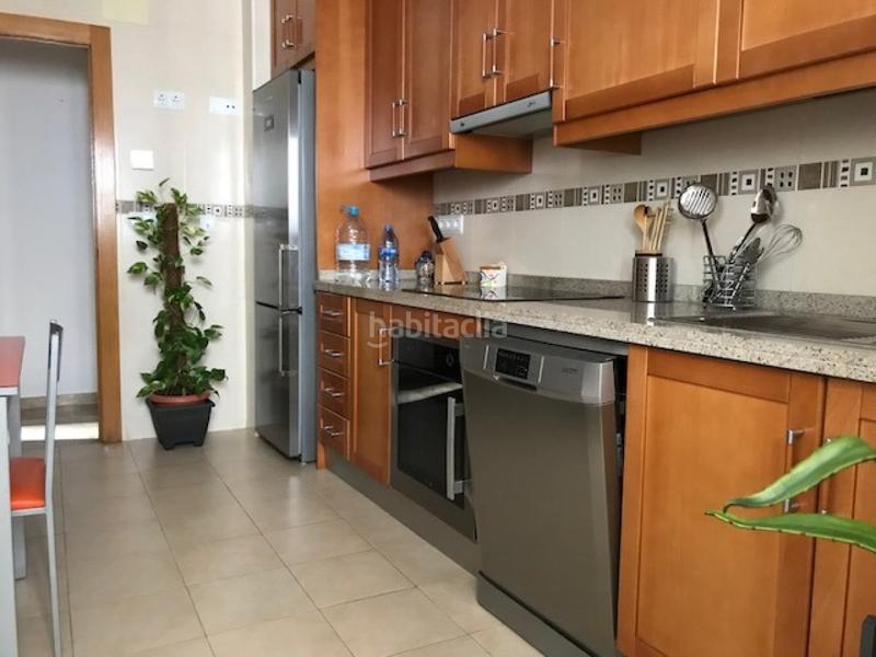 Foto 2e6d6fc0-04ea-4e26-8873-ed663aa6e869. Piso  seminuevo con piscina, garajes y terraza en Elche / Elx