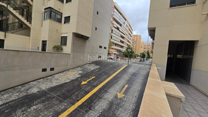 Foto 3dd80940-7a21-4297-b0df-e8b3047d7d6b. Piso  seminuevo con piscina, garajes y terraza en Elche / Elx