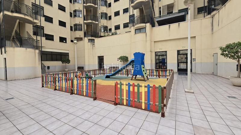 Foto 4668e1dd-3030-49e7-b19e-0424630355ce. Piso  seminuevo con piscina, garajes y terraza en Elche / Elx