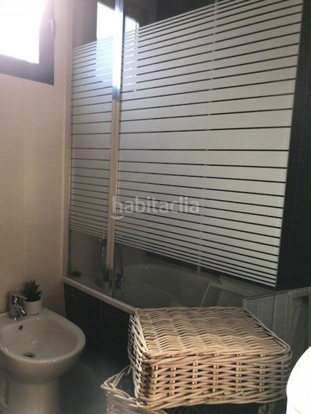 Foto e74bc8b3-722d-4488-adf2-eeb96d5559c5. Piso  seminuevo con piscina, garajes y terraza en Elche / Elx