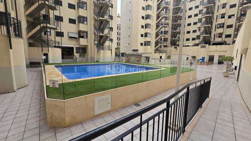 Foto fde1e88d-fe6d-4984-b65f-e24df7811a79. Piso  seminuevo con piscina, garajes y terraza en Elche / Elx