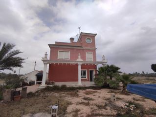 Chalet  Canales. Chalet seminuevo a dos pasos de elche