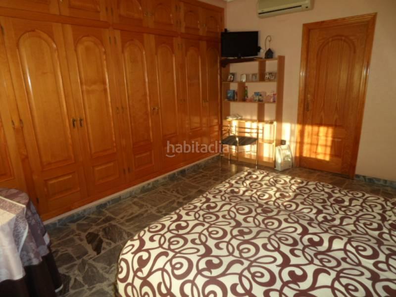 Foto 3e1be368-8611-4198-bece-3b7ec5eb0681. Chalet avec chauffage parking dans Ciutat Jardí - Torreta Verdí Elche / Elx