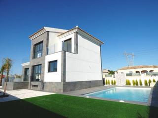 Xalet a La Marina. !ocasion! chalet nuevo a estrenar.