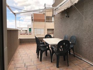 Rent Flat in Avenida de la universidad 38. Solo estudiantes,, atico en altabix con 25 metros de terraza
