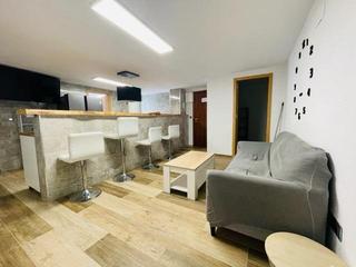Lloguer Pis  Carrer bernabe del campo latorre. Piso de 5 habitaciones super reformado para estudiantes