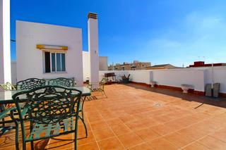 Casa a El Castillo. Increible bungalow con 7 dormitorios, 4 baños y terraza privada