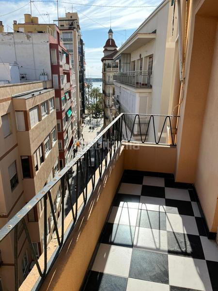 Foto d2777eb1-3555-416c-b206-d4312c1c6f24. Appartamento in Barrio del Centro Alicante