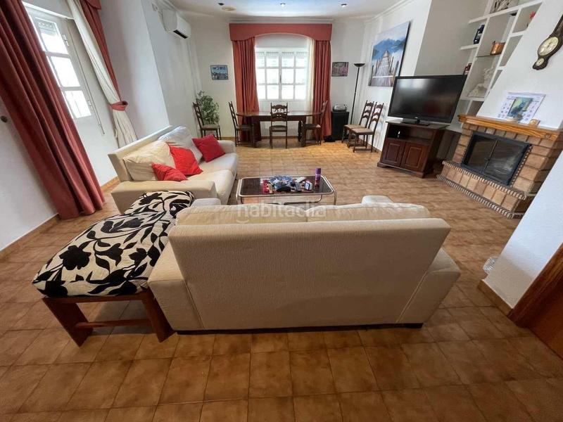 Foto 088b919e-a0a1-49b2-ab0b-0c3bd37ffc37. Chalet con riscaldamento parcheggio piscina in Benferri