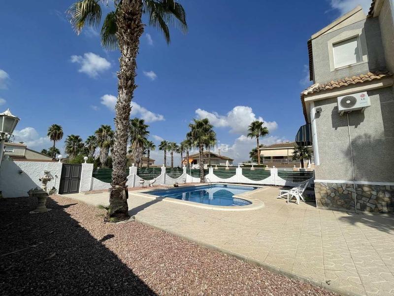 Foto 4a34ba80-0a96-439b-961e-49e8361f042f. Chalet con riscaldamento parcheggio piscina in Benferri