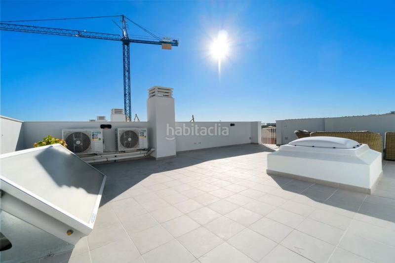 Foto 8a0f3770-335b-4700-bd08-c5e1efe1e6f9. Casa amb calefacció aparcament piscina a Ciutat Universitària Elche / Elx