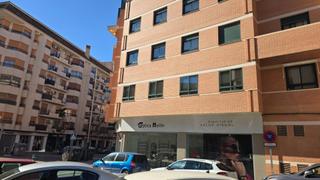 Piso en Hellín. Piso seminuevo con fachada a la gran via