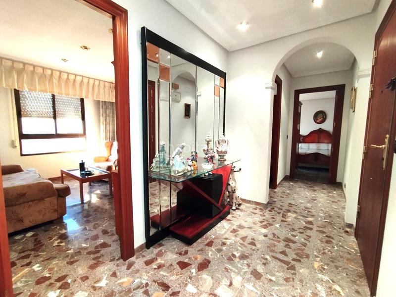 Foto b9bbbe51-2804-4ef6-83cf-9f2650580dc4. Appartement dans Reina Victoria - Miguel Hernández Elche / Elx