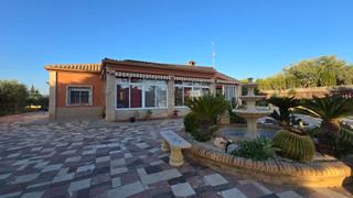 Xalet  Partida altabix. Chalet con piscina a un paso de  elche