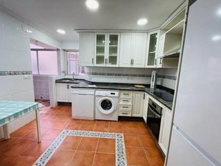 Pis  Calle de la libertad. Piso de 4 habitaciones  con ascensor