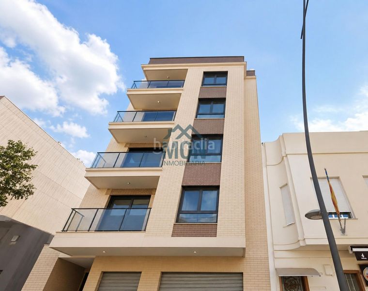 Foto ce6efcd8-51d7-4489-bd2f-01882fdcf278. Edifici a Albal