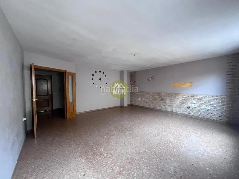 Foto b963d7bf-f23c-44ad-a205-de3a74f6455a. Dúplex excelente piso en la localidad en Onda