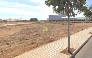 Terreny residencial a Ciutat del Transport - La Salera. Solar en zona comercial en castellón
