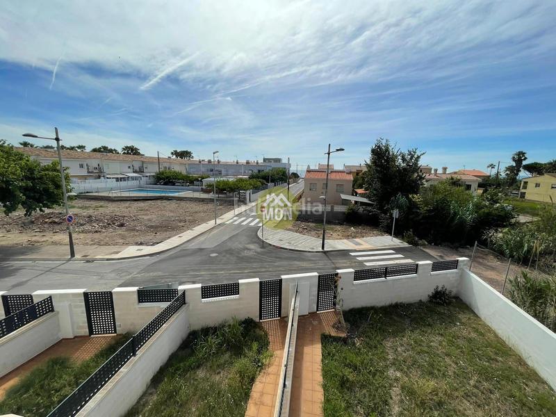 Foto 28ccb806-398a-4d01-9985-721026d0ef50. Casa adosada unifamiliar nuevo en la playa en Playa-Ben Afeli Almazora / Almassora