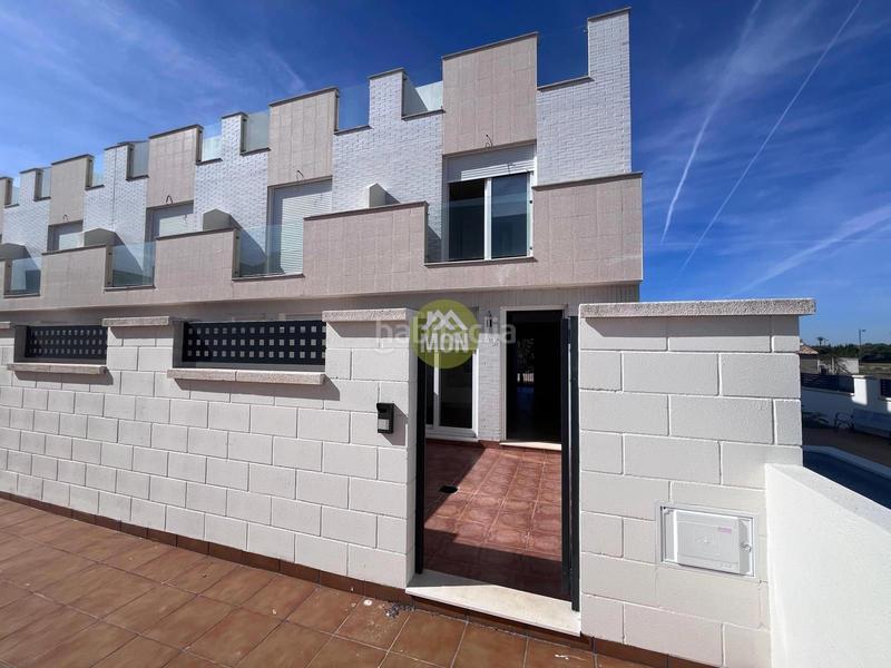 Foto 453ed91d-a734-488d-9bc1-eea261812198. Casa adosada unifamiliar nuevo en la playa en Playa-Ben Afeli Almazora / Almassora