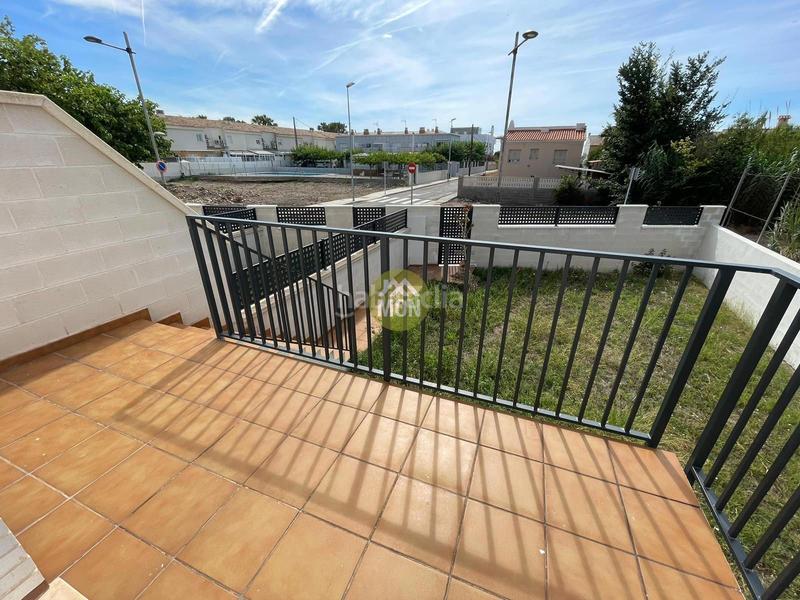 Foto d1df64b3-8931-48b7-b5d9-e7c884be1fc6. Casa adosada unifamiliar nuevo en la playa en Playa-Ben Afeli Almazora / Almassora