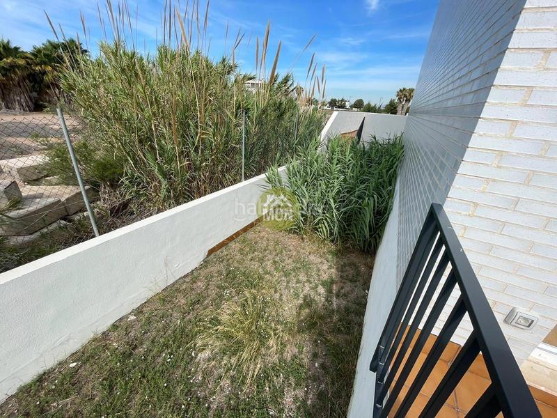 Foto d6ba9f88-1504-46cc-943d-524be0cf929e. Casa adosada unifamiliar nuevo en la playa en Playa-Ben Afeli Almazora / Almassora