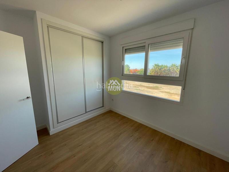 Foto f0ad4bf8-e8b3-4bfe-b2a8-497795ef3290. Casa adosada unifamiliar nuevo en la playa en Playa-Ben Afeli Almazora / Almassora