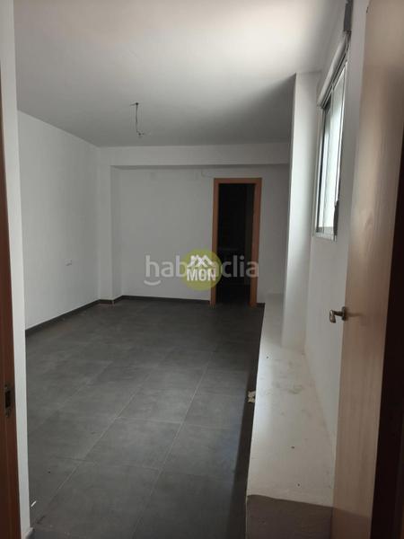 Foto 1c1e03bb-da10-4a7b-99e5-4c48043df08b. Edificio  con obras paradas en el en Palomar