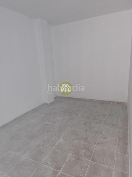 Foto 3dc9d01b-906d-40f4-ba27-8ffa2c32bd15. Edificio  con obras paradas en el en Palomar