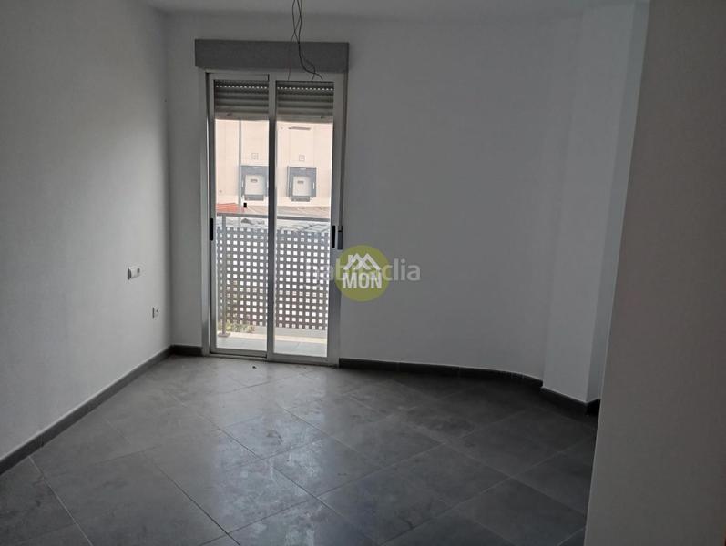 Foto 4a03c62c-f3d3-4359-b7fd-d3eb69fcda3b. Edificio  con obras paradas en el en Palomar