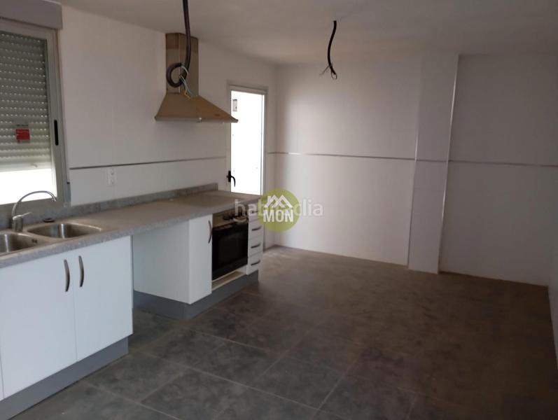 Foto 5d019333-bf5b-4f56-868b-2987b1443e55. Edificio  con obras paradas en el en Palomar