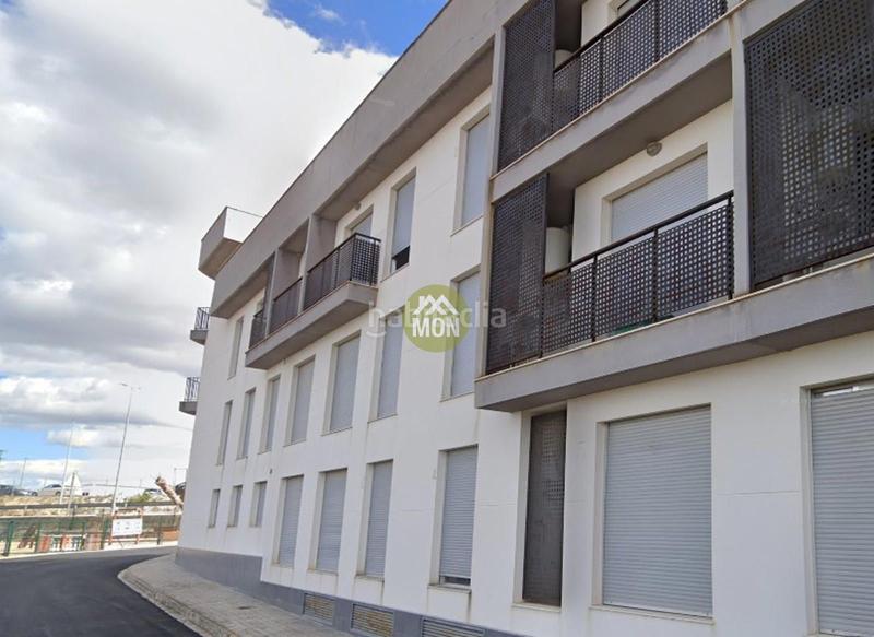 Foto 6b0637e3-8587-4ed2-858d-3e38bde6c9f1. Edificio  con obras paradas en el en Palomar