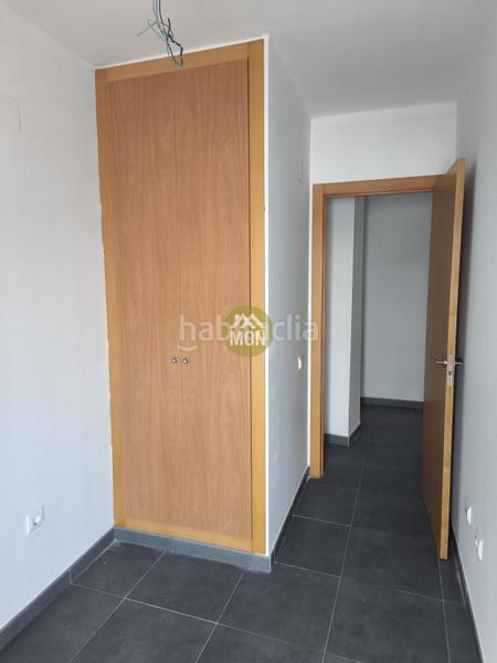 Foto b8b53014-d306-4991-9bef-9c692c97d475. Edificio  con obras paradas en el en Palomar