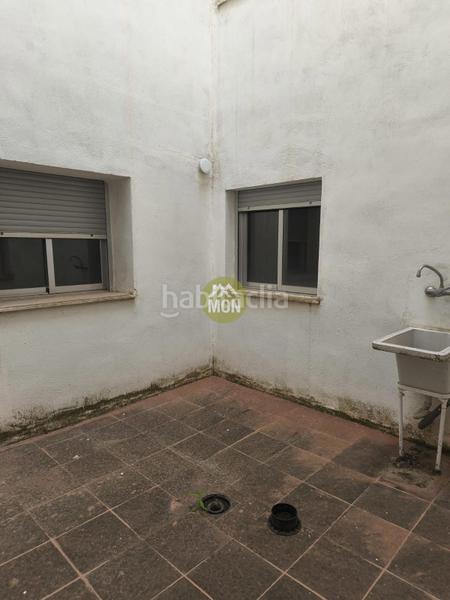 Foto c4484ee3-29f0-4b86-8d17-223038f12439. Edificio  con obras paradas en el en Palomar