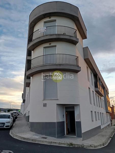 Foto c9c11d26-bab1-4880-a4c1-ad7ee4b003b2. Edificio  con obras paradas en el en Palomar