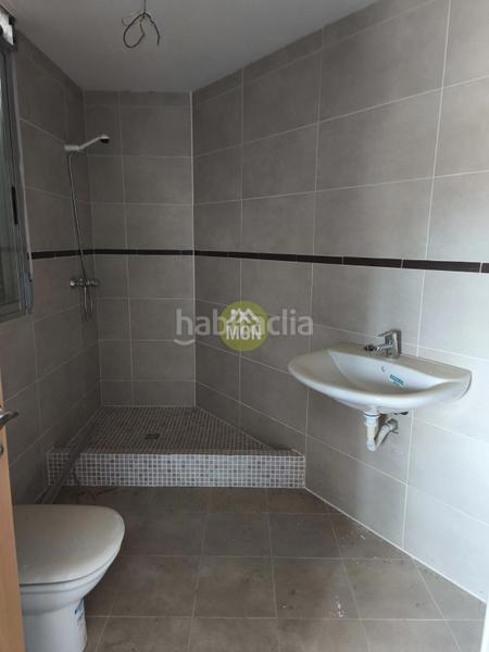 Foto cd6feb5d-5180-418d-b7bc-f1e968f27462. Edificio  con obras paradas en el en Palomar