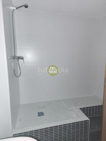 Foto d9f7d2d3-a106-4cae-8209-069774a26e69. Edificio  con obras paradas en el en Palomar