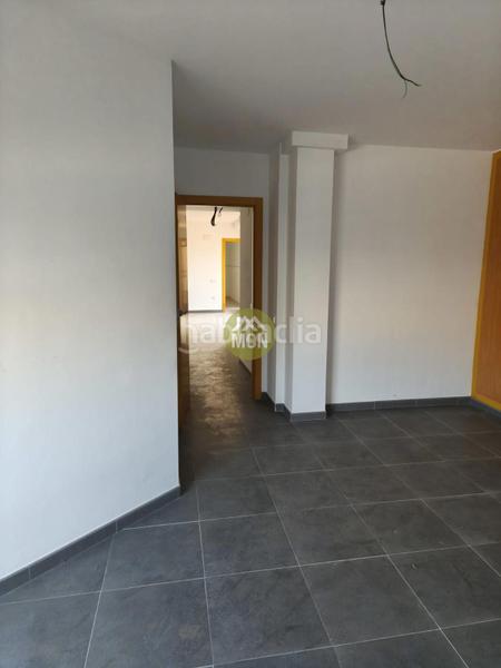 Foto f7d98b40-dbc2-495c-b732-e8ceee3a38d9. Edificio  con obras paradas en el en Palomar