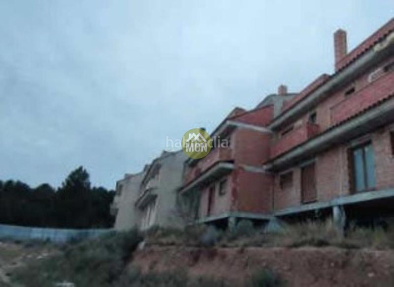 Foto b276a5b3-0482-4e31-bf3d-839837b16aab. Edificio in Zona Nord Alcoi