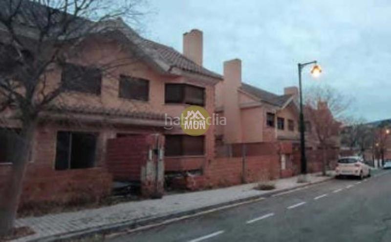 Foto d3b9eea5-b626-4f41-902b-b4904023d6cb. Edificio in Zona Nord Alcoi