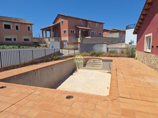 Xalet en nova (l). Lote de chalets en lenova