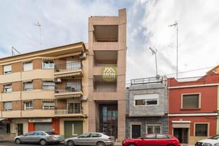 Pis a Pere Crespí. Piso con calidades de lujo en alzira