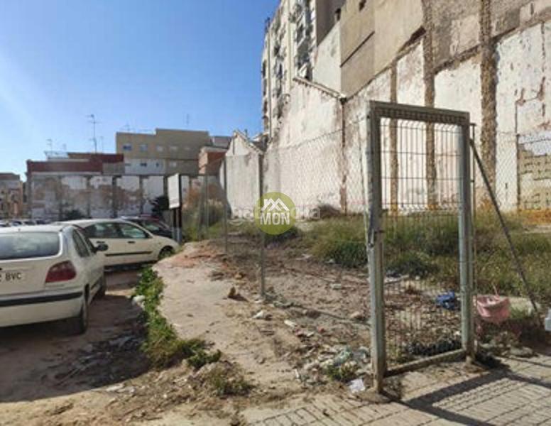 Foto 6f2bf9bf-1d82-415c-a0b2-cff51819ca66. Terreno residencial solar esquinero el en Sants Patrons Alzira