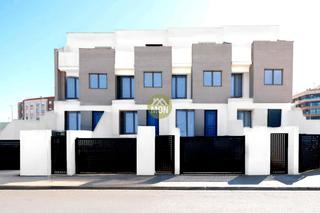Casa adossada en Onda. Adosado en construccin en onda